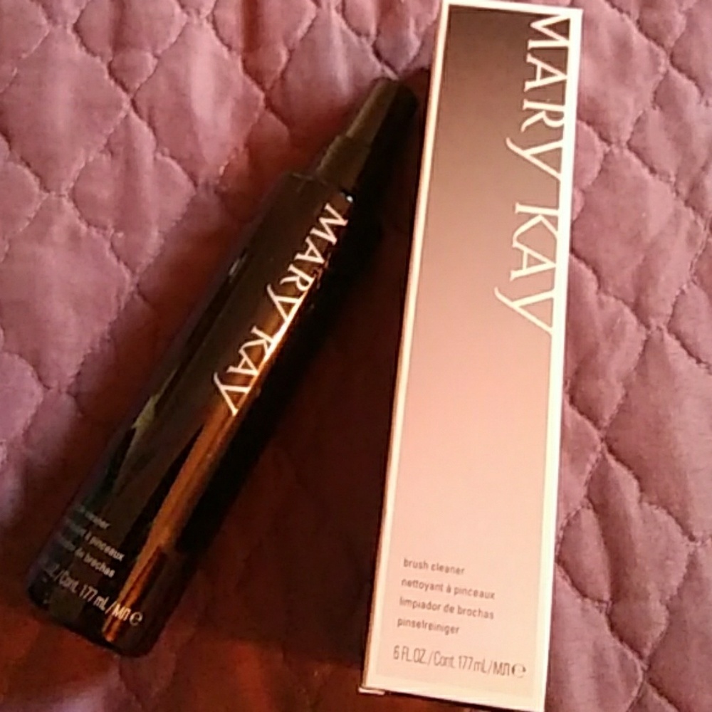Mary kay brush cleaner